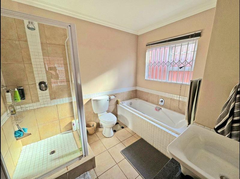 3 Bedroom Property for Sale in Pentagon Park Free State